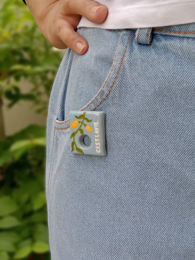 Handmade Blue & Yellow Lemon Branch Clay Sun Glasses Holder Brooch — Hand-Painted C'est La Vie Botanical Eyeglass Holder Brooch For Denims, Tote bags, Hand bags and Shirts
