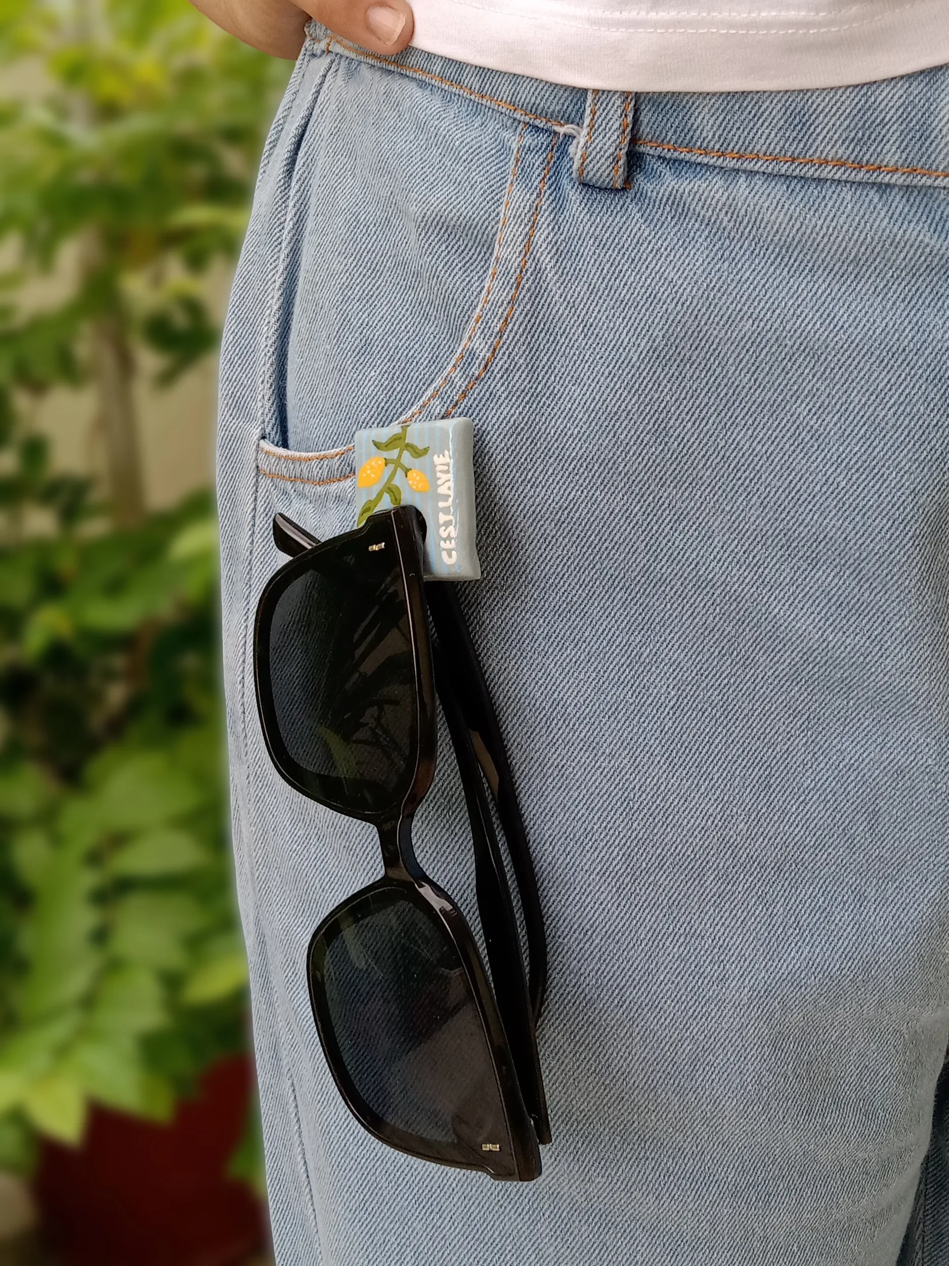 Handmade Blue & Yellow Lemon Branch Clay Sun Glasses Holder Brooch — Hand-Painted C'est La Vie Botanical Eyeglass Holder Brooch For Denims, Tote bags, Hand bags and Shirts